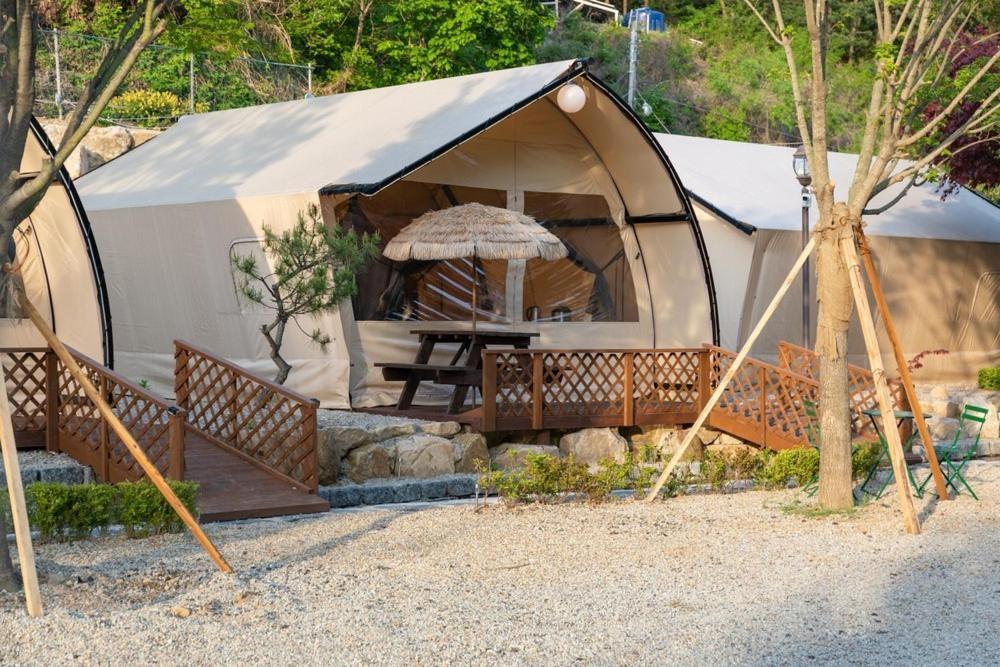 Inje Naerincheon Glamping Hotel Exterior photo