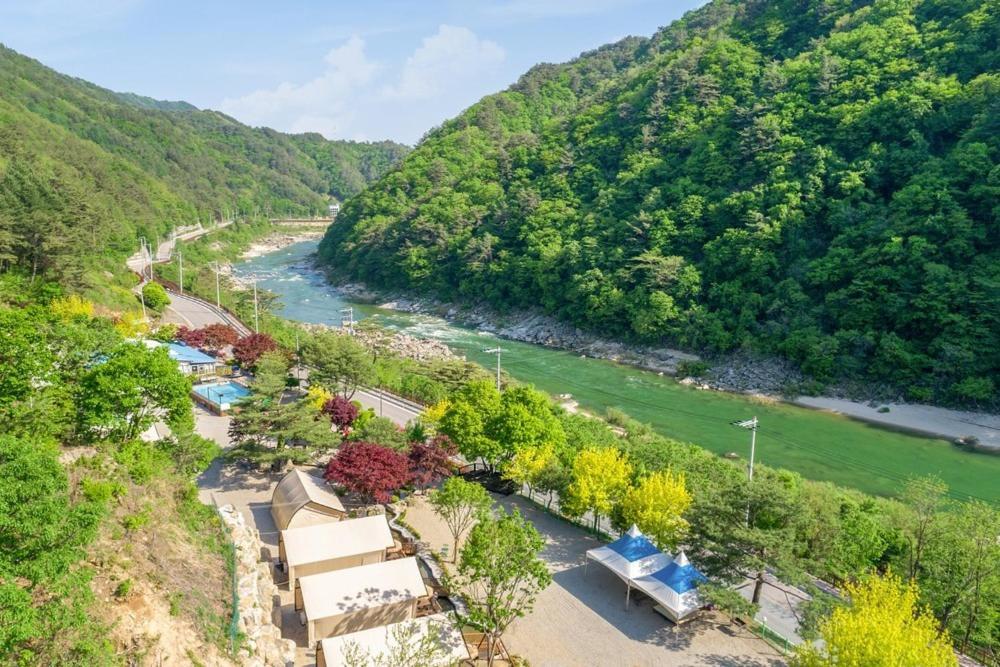 Inje Naerincheon Glamping Hotel Exterior photo